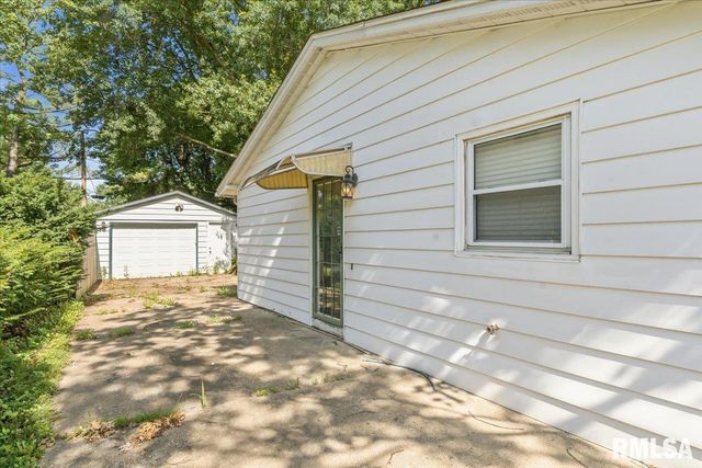 101 Adloff Lane, Springfield, IL 62703