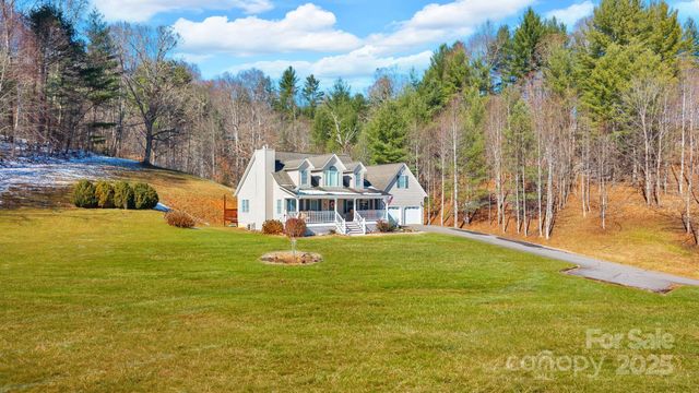 2581 Double Island Road, Green Mountain, NC 28740
