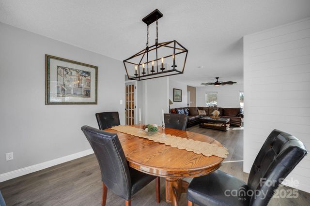 2581 Double Island Road, Green Mountain, NC 28740