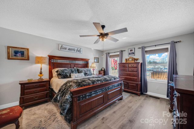 2581 Double Island Road, Green Mountain, NC 28740