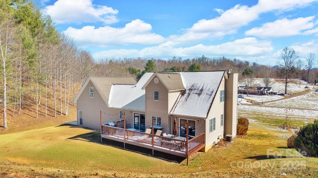 2581 Double Island Road, Green Mountain, NC 28740