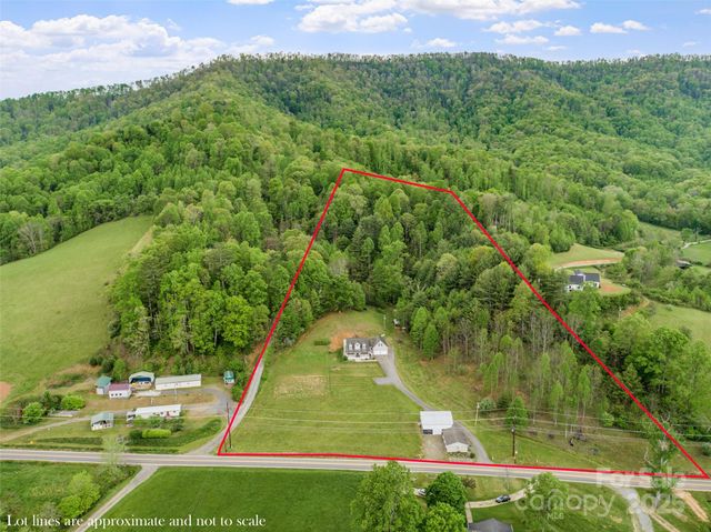2581 Double Island Road, Green Mountain, NC 28740