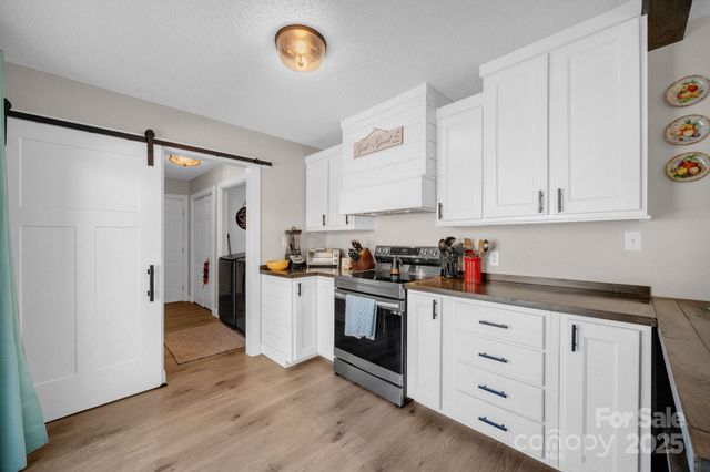 2581 Double Island Road, Green Mountain, NC 28740