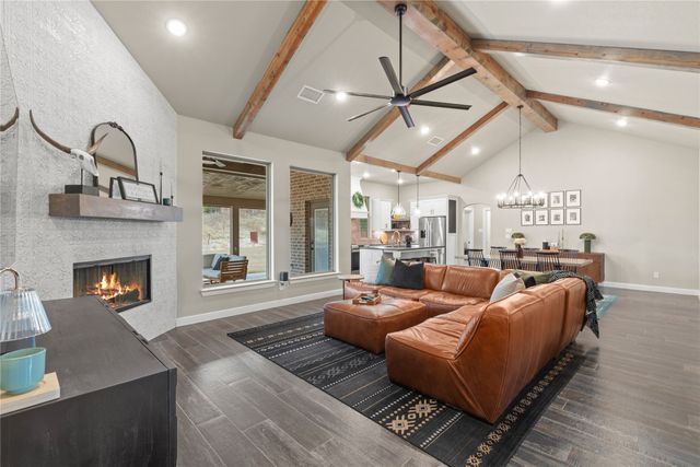 916 Silverleaf Drive, Weatherford, TX 76085