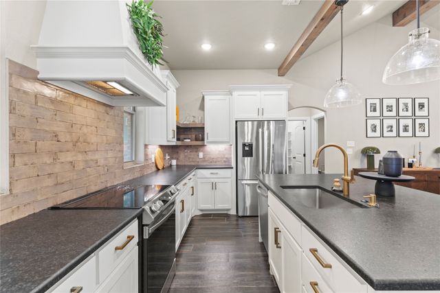 916 Silverleaf Drive, Weatherford, TX 76085