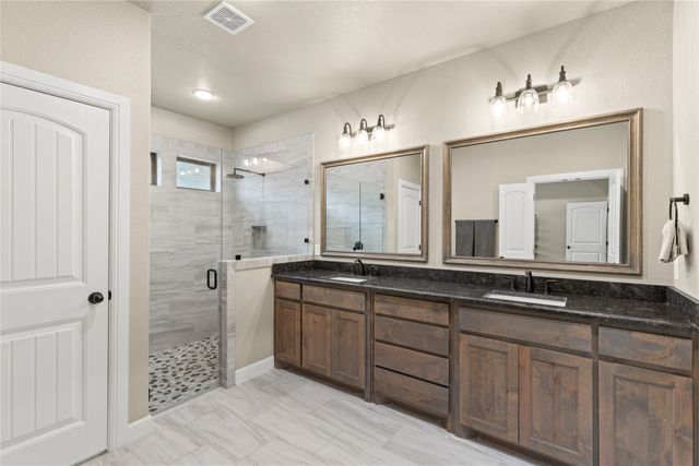 916 Silverleaf Drive, Weatherford, TX 76085