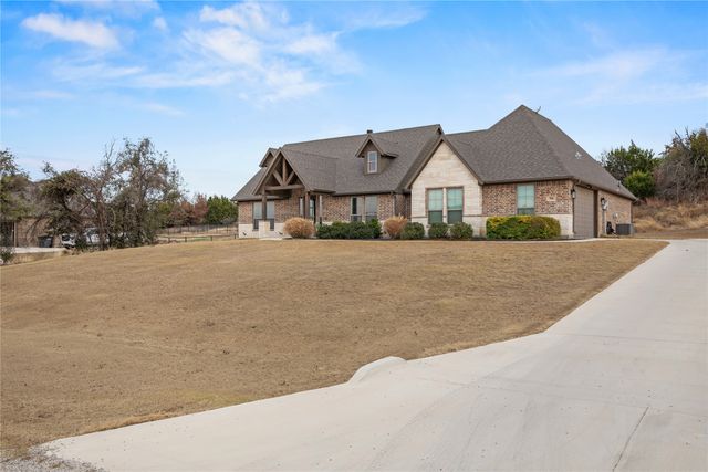 916 Silverleaf Drive, Weatherford, TX 76085