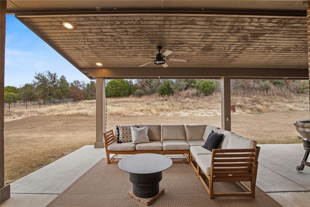 916 Silverleaf Drive, Weatherford, TX 76085