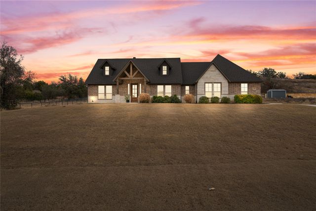 916 Silverleaf Drive, Weatherford, TX 76085