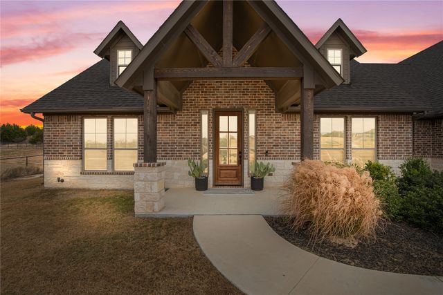 916 Silverleaf Drive, Weatherford, TX 76085