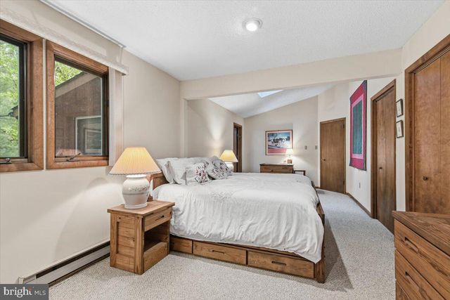 701 WATERCREST AVE, Effort, PA 18330
