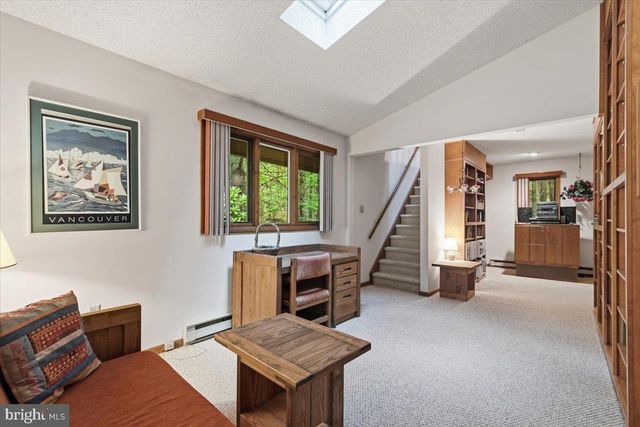 701 WATERCREST AVE, Effort, PA 18330