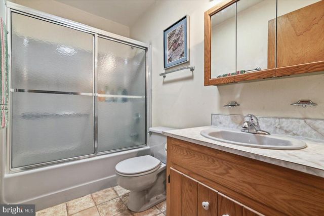 701 WATERCREST AVE, Effort, PA 18330