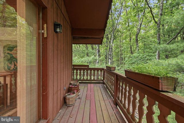 701 WATERCREST AVE, Effort, PA 18330