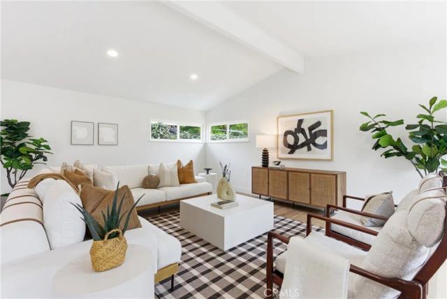 1433 W Saint Andrew, Santa Ana, CA 92704