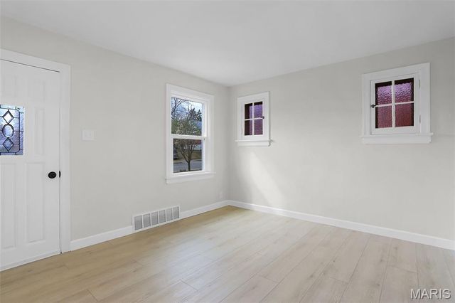 8636 Charlton Lane, Affton, MO 63123
