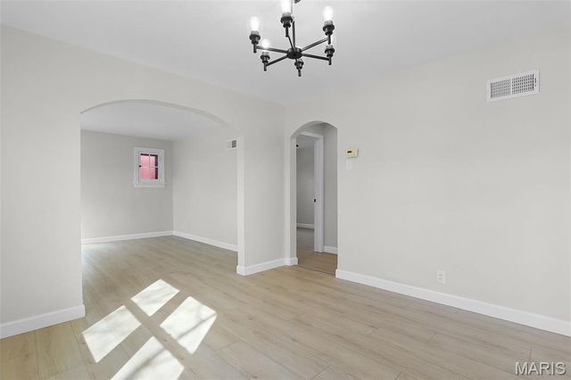 8636 Charlton Lane, Affton, MO 63123