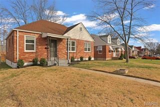 8636 Charlton Lane, Affton, MO 63123