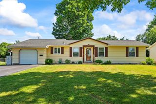 363 Kartes Dr, Greece, NY 14616
