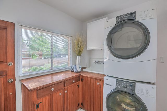 521 Webber Street, Santa Fe, NM 87505