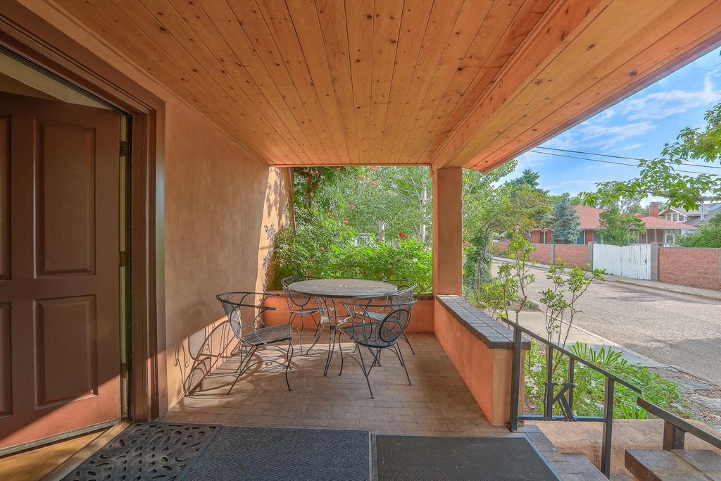 Image 5 of property listing at 521 Webber Street, Santa Fe, NM 87505