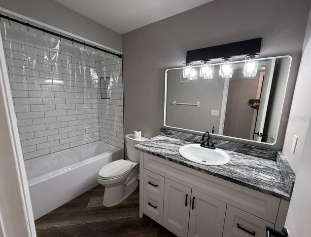 5800 HOLLYWOOD BOULEVARD 324, Sarasota, FL 34231