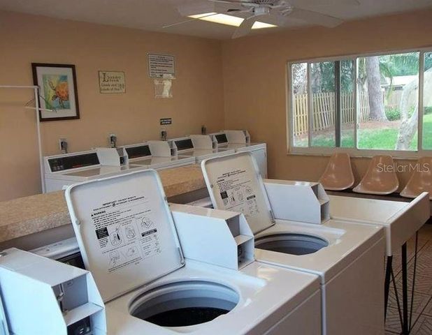 5800 HOLLYWOOD BOULEVARD 324, Sarasota, FL 34231