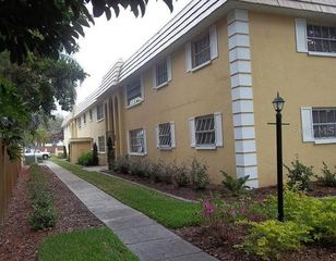 5800 HOLLYWOOD BOULEVARD 324, Sarasota, FL 34231