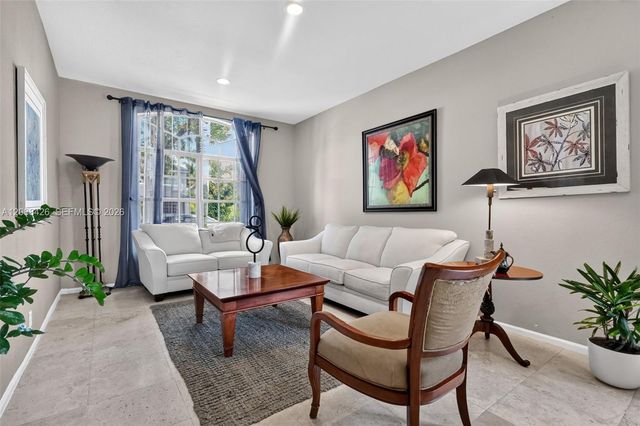 600 SW 167th Way, Pembroke Pines, FL 33027