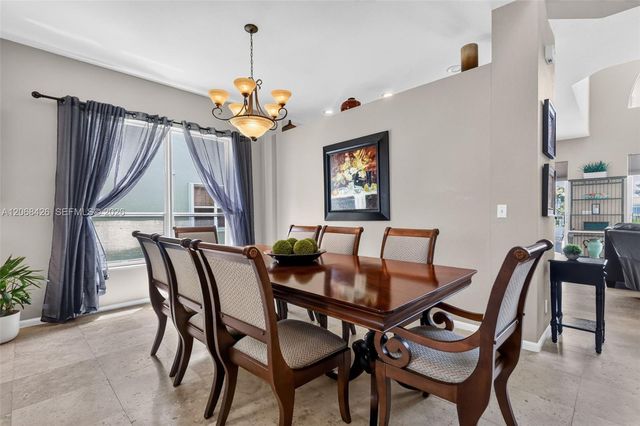 600 SW 167th Way, Pembroke Pines, FL 33027