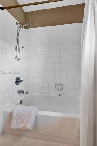 600 SW 167th Way, Pembroke Pines, FL 33027