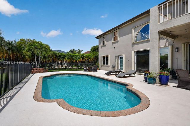 600 SW 167th Way, Pembroke Pines, FL 33027