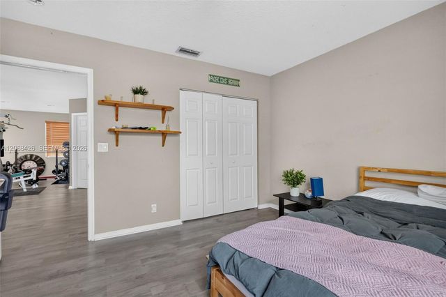 600 SW 167th Way, Pembroke Pines, FL 33027