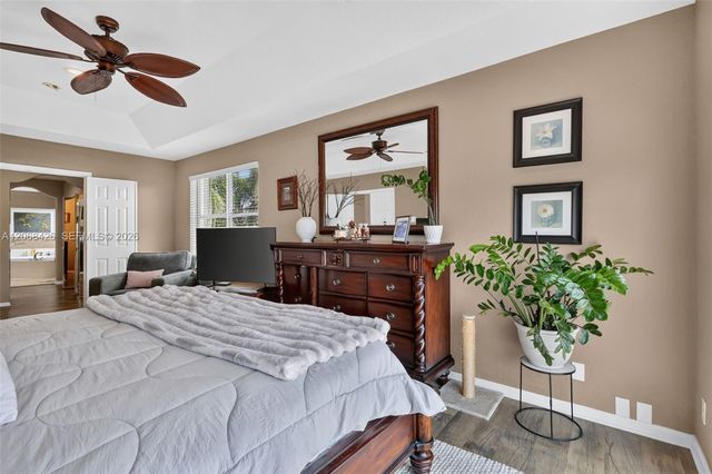 600 SW 167th Way, Pembroke Pines, FL 33027