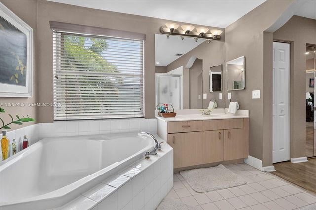 600 SW 167th Way, Pembroke Pines, FL 33027