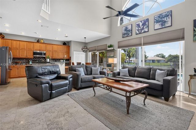 600 SW 167th Way, Pembroke Pines, FL 33027