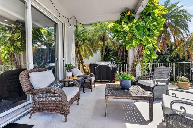 600 SW 167th Way, Pembroke Pines, FL 33027