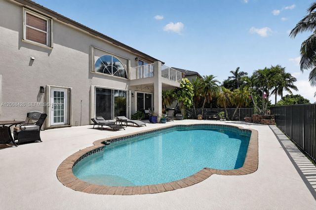 600 SW 167th Way, Pembroke Pines, FL 33027