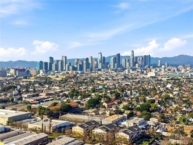 901 E 33rd, Los Angeles, CA 90011