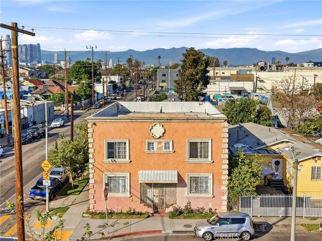 901 E 33rd, Los Angeles, CA 90011
