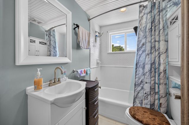 74 Farmer Rd, Crossville, TN 38571