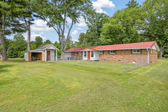 74 Farmer Rd, Crossville, TN 38571