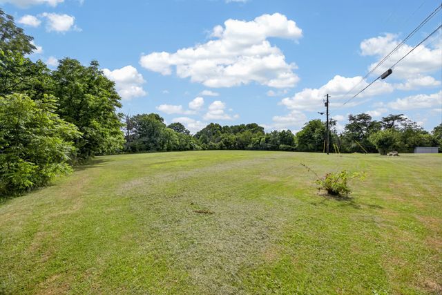74 Farmer Rd, Crossville, TN 38571