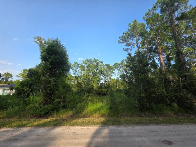 1233 EAST PARKWAY, Deland, FL 32724