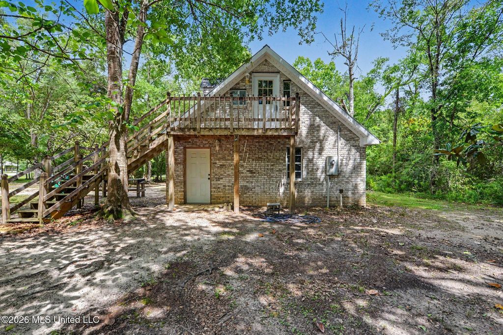 5900 Brown Road, Ocean Springs, MS 39564