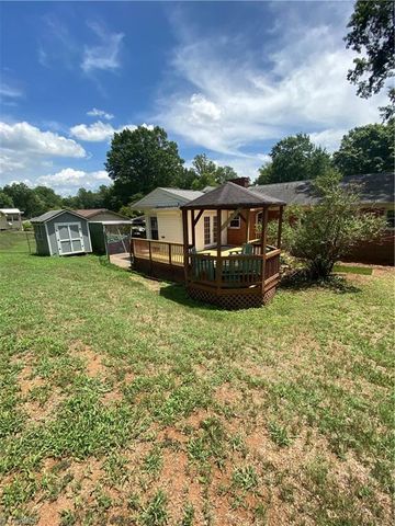 1112 Green Street, Reidsville, NC 27320
