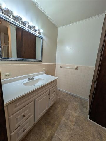 811 Schriever Street, Jennings, LA 70546