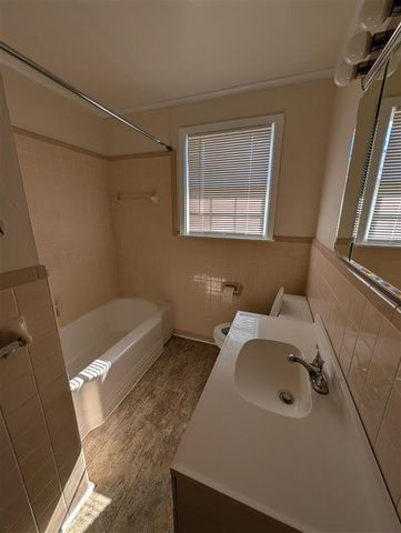 811 Schriever Street, Jennings, LA 70546