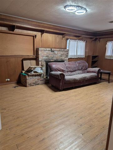 811 Schriever Street, Jennings, LA 70546