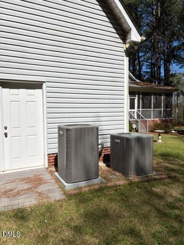 210 Donnibrook Run, Fuquay Varina, NC 27526